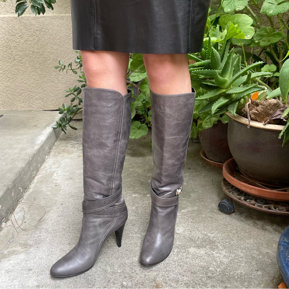 Vintage 90’s gray Charles David distressed leather pull on boots